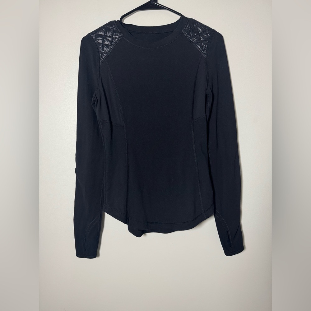 Lululemon Black Quilted Shoulder & Elbow Patch Long Sleeve Yoga Top Size 4